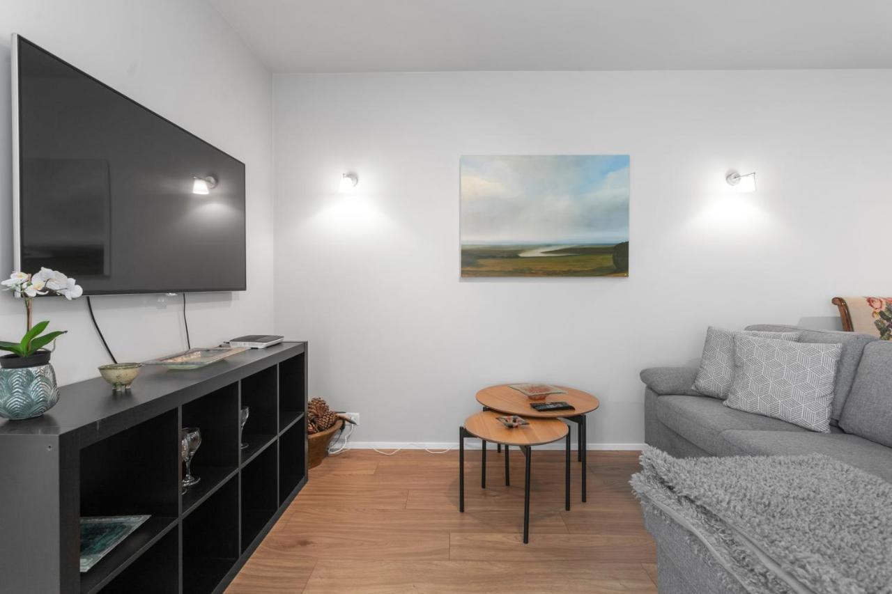 Modern 2br Flat W/ Balcony Appartement *